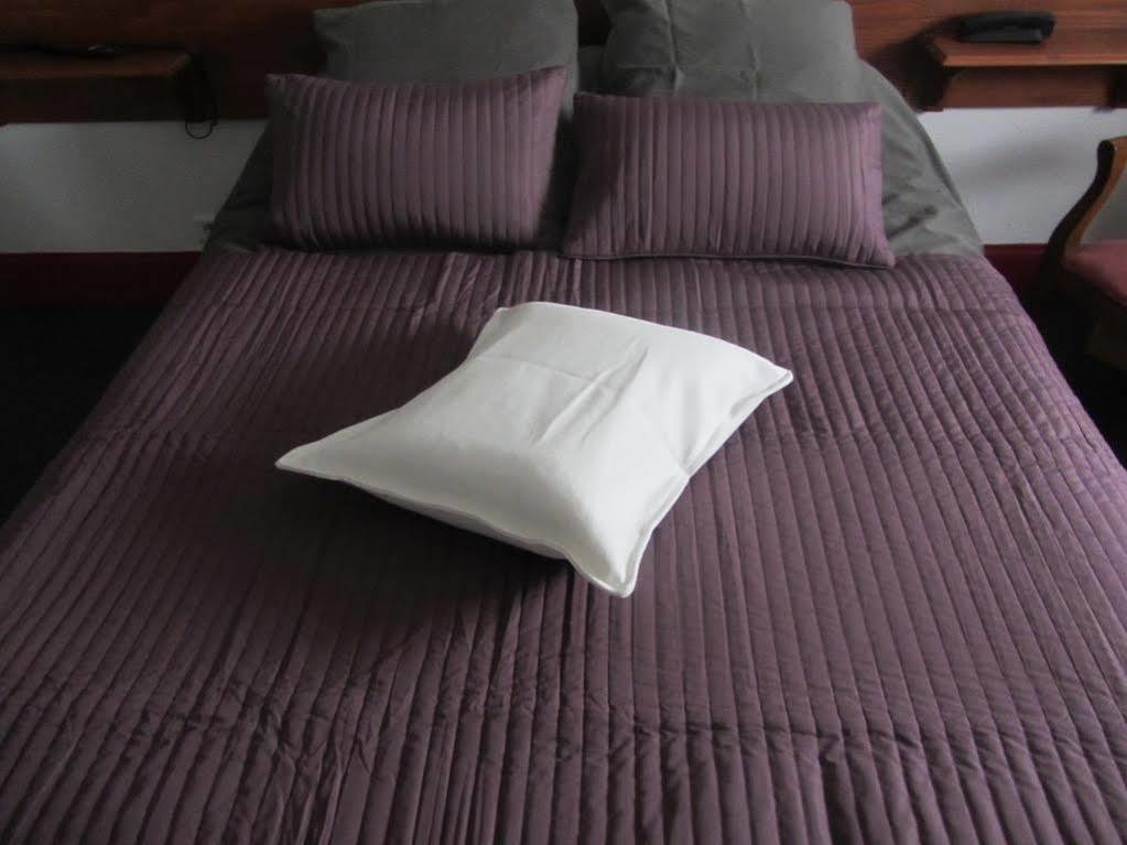 Hotel La Truite de la Loue à Quingey Extérieur photo